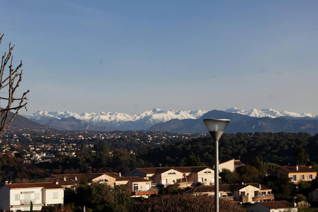 Charmant 2P Au Calme, Jardin, Piscine, Vue Panoramique Et Stationnement Villeneuve-Loubet Zewnętrze zdjęcie