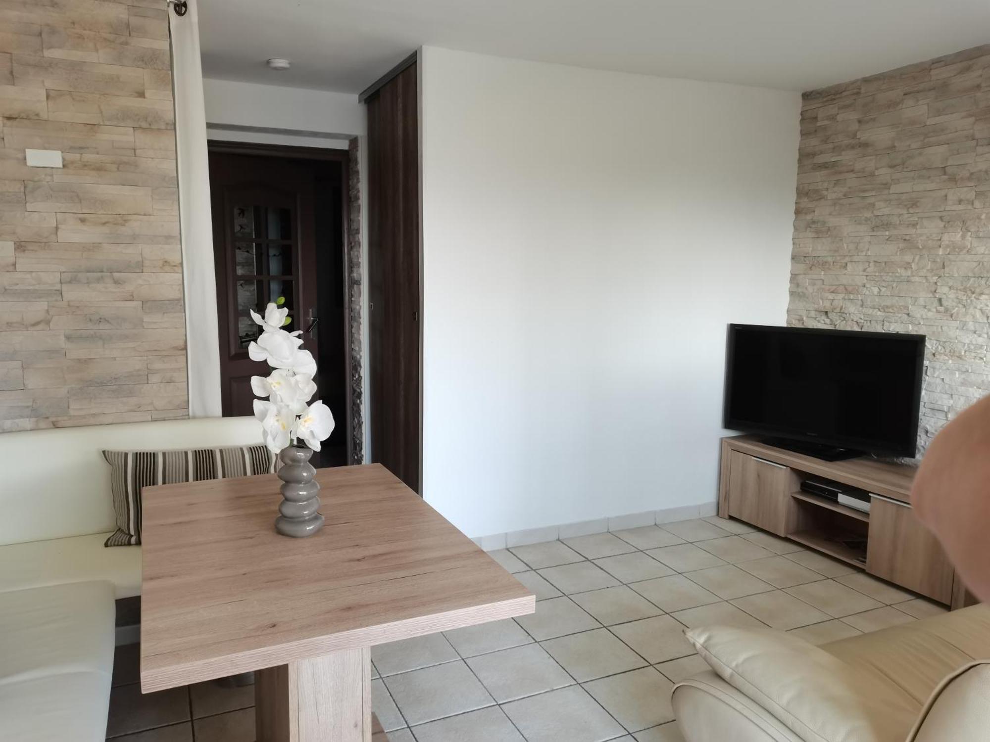 Charmant 2P Au Calme, Jardin, Piscine, Vue Panoramique Et Stationnement Villeneuve-Loubet Zewnętrze zdjęcie